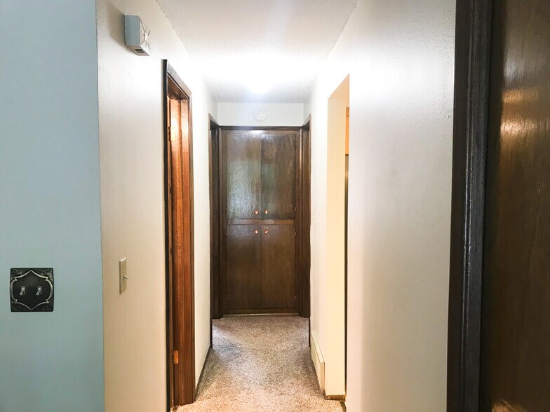 Building Photo - 721 W Bowling Rd