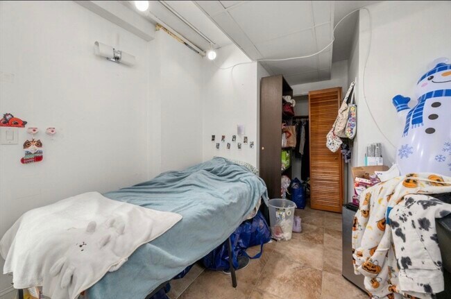 Building Photo - 2 Colliston Rd