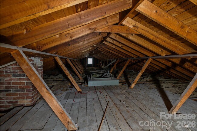 Building Photo - 631 Townsend Ave