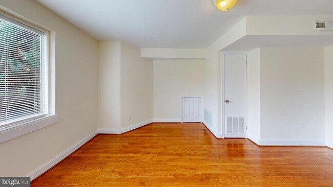 Building Photo - 8514 Chestnut Oak Rd