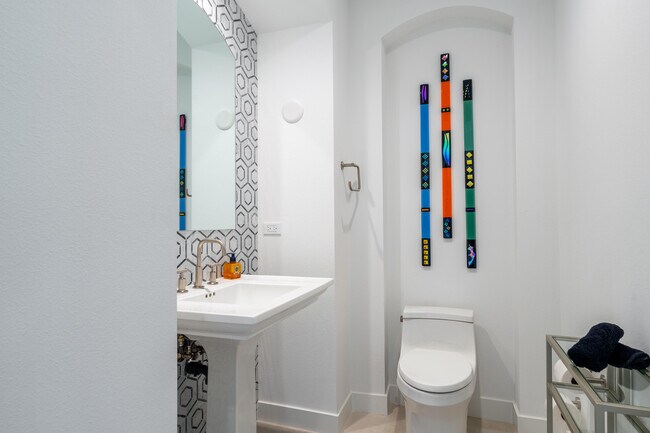 Building Photo - 75642 Via Livorno