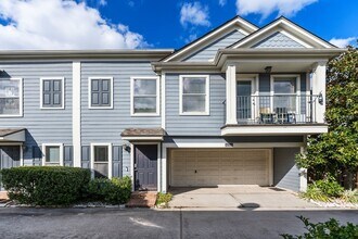 Building Photo - 1425 W 26th St