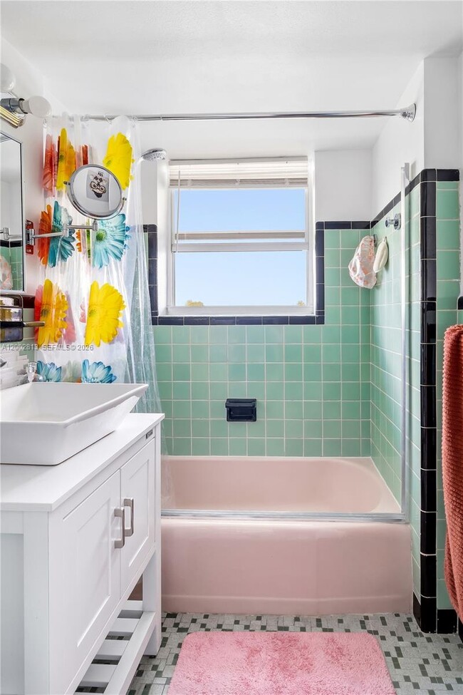 Building Photo - 6484 Indian Creek Dr