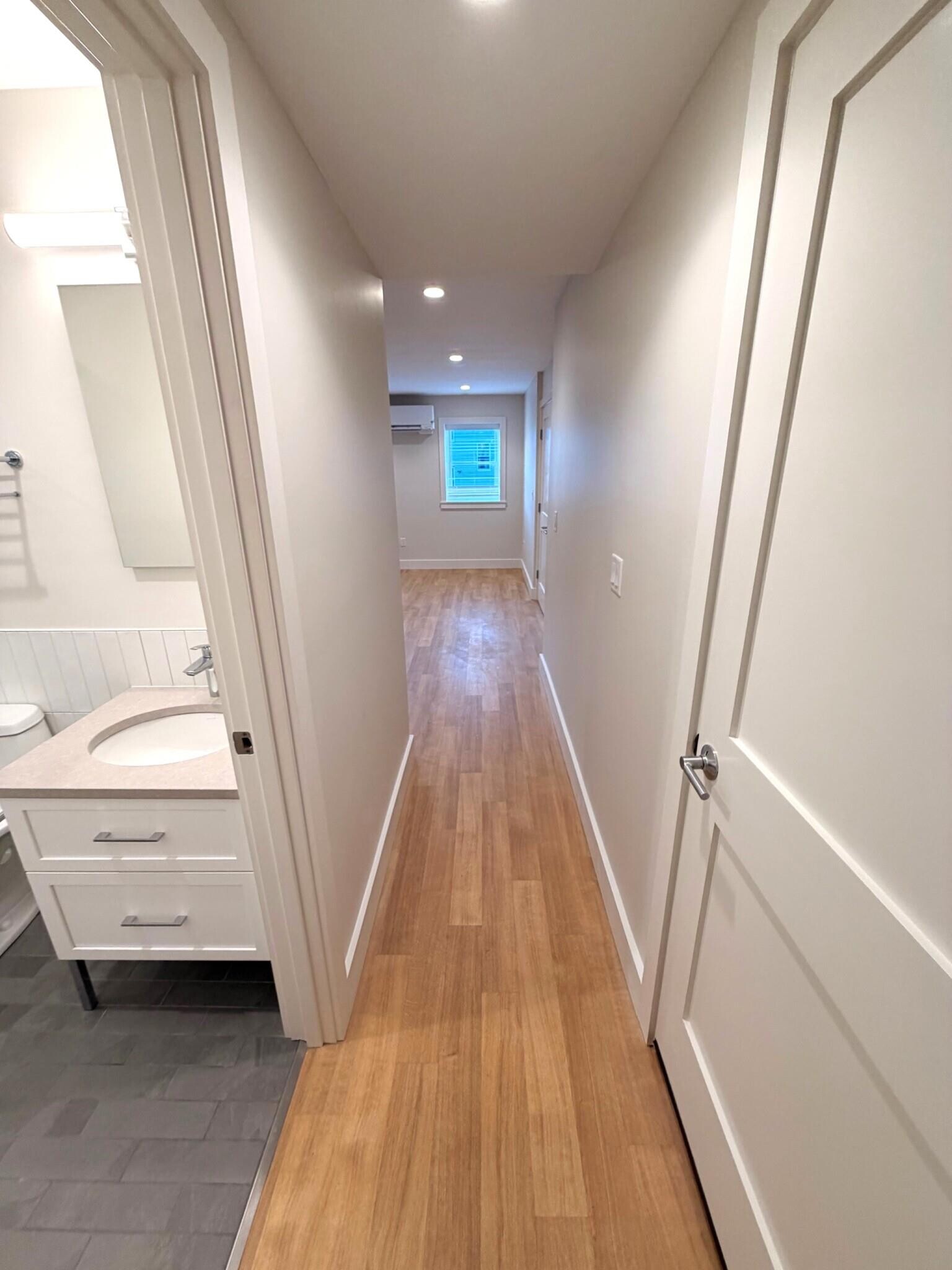 Building Photo - 910 Massachusetts Ave