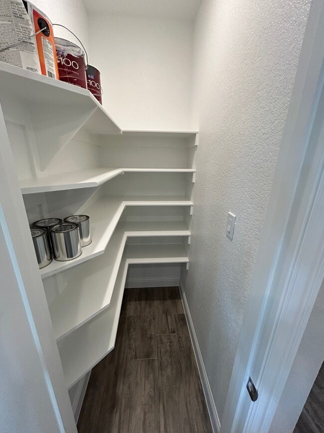 Building Photo - 268 Sunnyside St