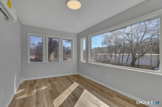 Building Photo - 192 Hartford Rd