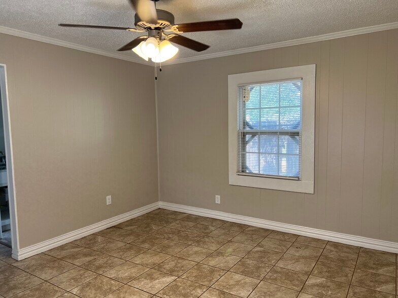 Building Photo - 2204 29th St