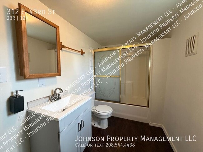 Building Photo - 312 E 43rd St