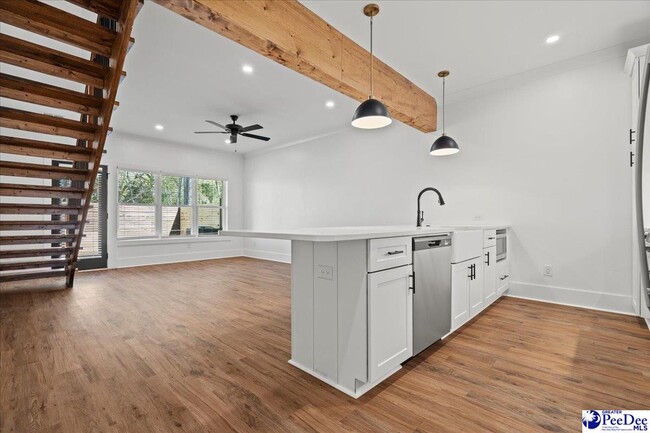 Building Photo - 1302 Twelve Oaks Ln