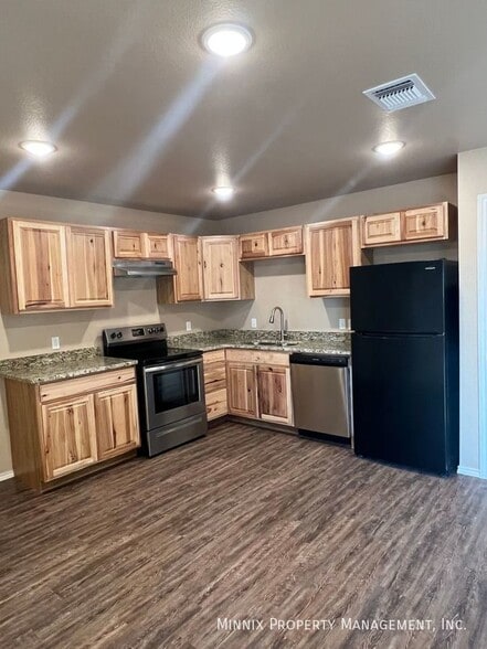 Building Photo - 2516 N Ave O