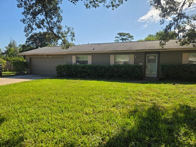 Building Photo - 2217 Villano Ave