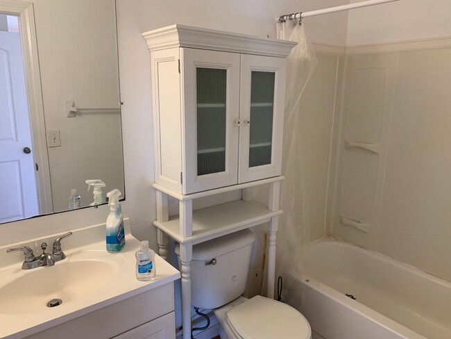 Building Photo - 1 bed 1 bath condo close to downtown Sarasota