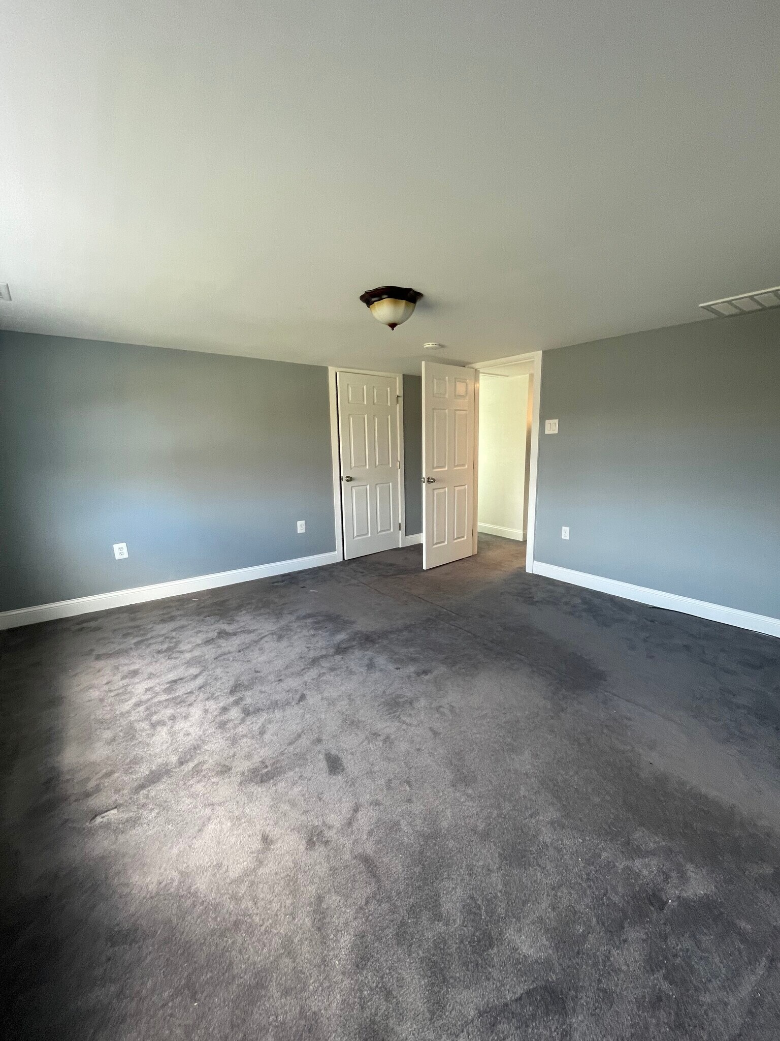 Building Photo - 2132 Durham Rd