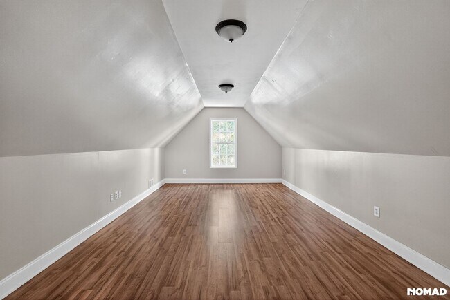 Building Photo - 198 Lakeview Dr