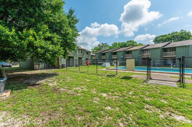 Building Photo - Stunning 2 Bedroom Townhouse in Fort Walto...