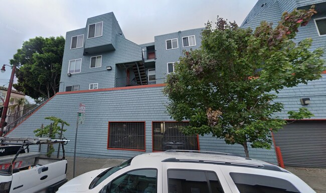 Building Photo - 1227 Hampshire St