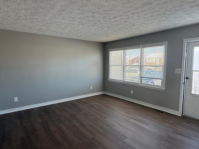 Building Photo - 3678 Niagara Dr