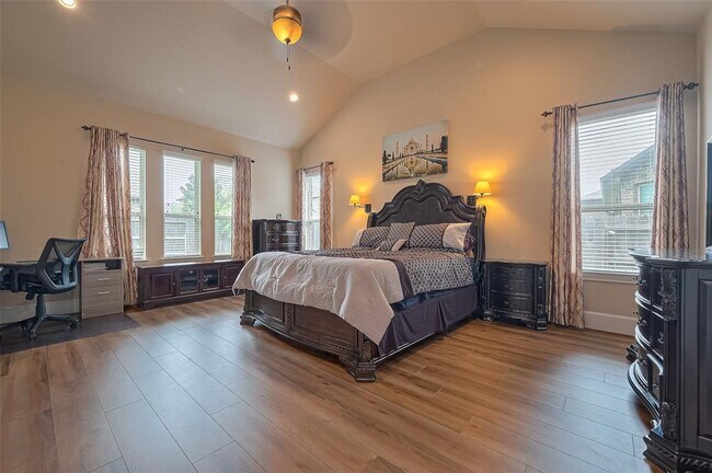 Building Photo - 25618 British Pine court