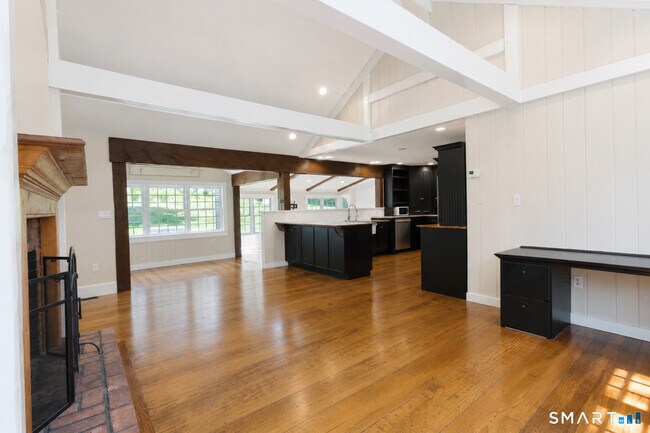 Building Photo - 50 Fox Den Rd