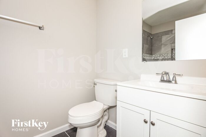Building Photo - 3625 Somerset Dr