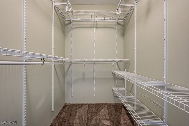 Building Photo - 2857 Paradise Rd