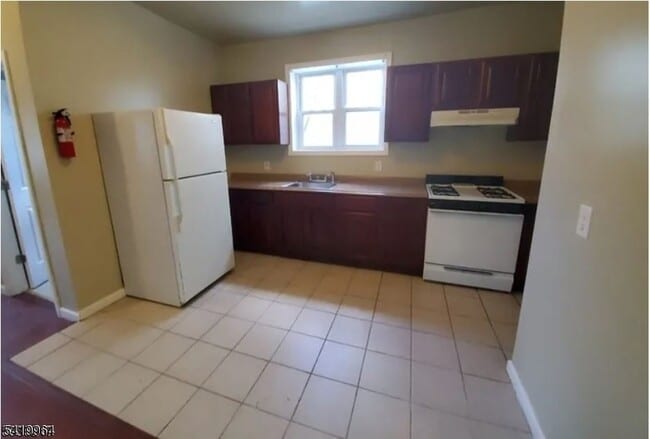 Building Photo - 231 Rhode Island Ave