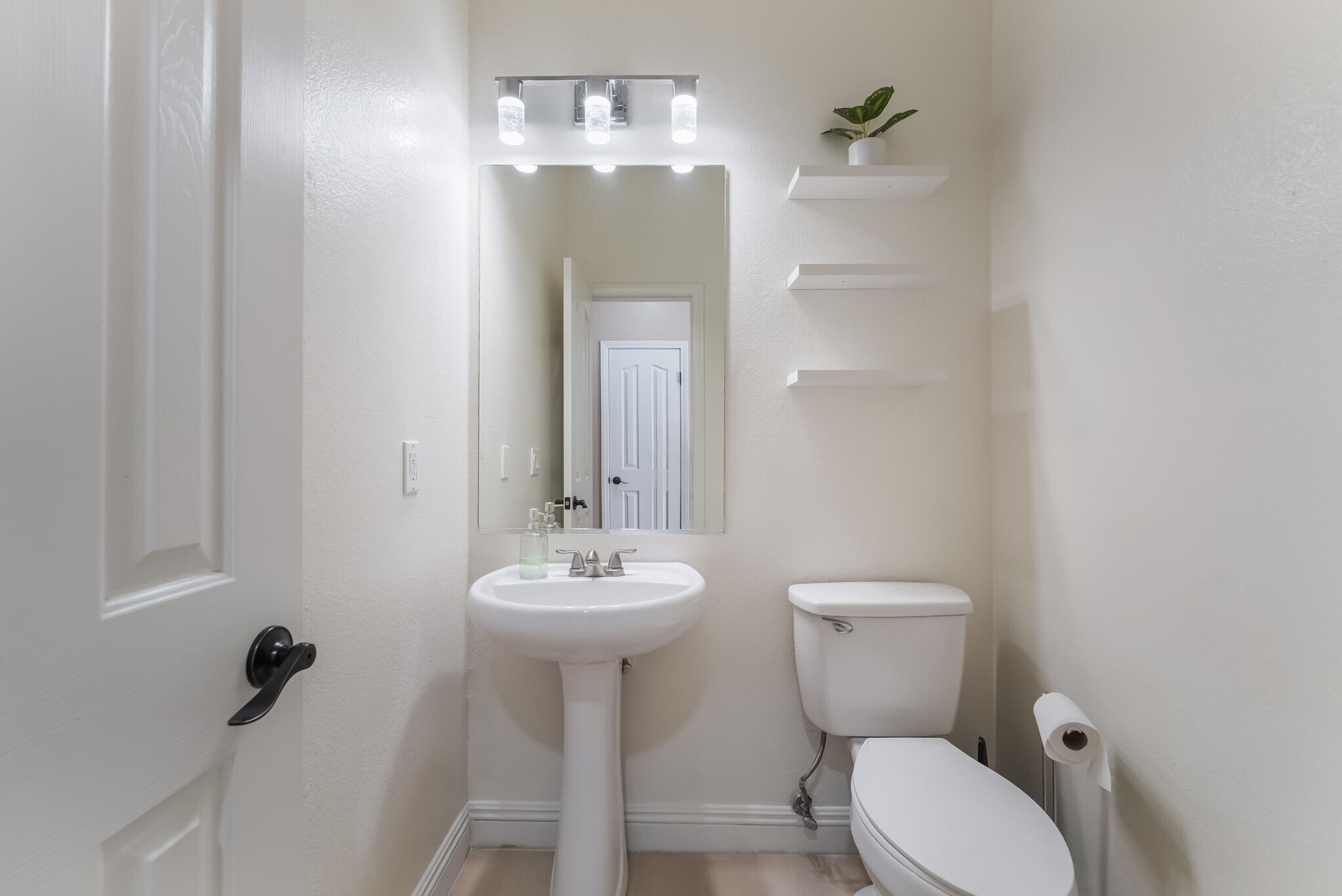 Bathroom featuring toilet and baseboards - 1179 Antoinette St