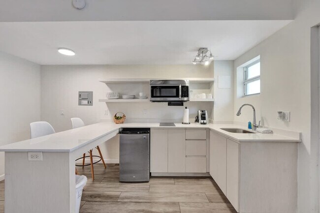 Building Photo - 3020 Seville St