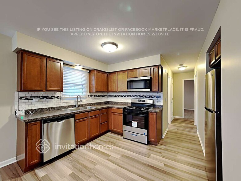 Building Photo - 17379 Oleander Ave