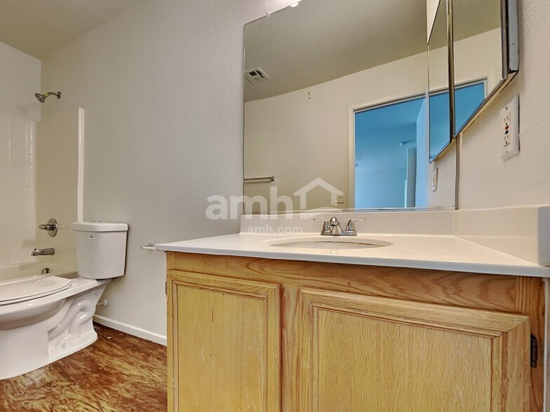 Building Photo - 1139 Black Cherry St