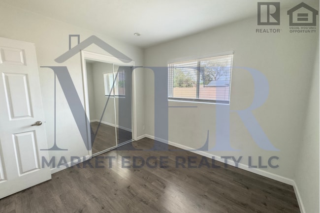 Building Photo - 4Bed/2Bath House at Alma School Rd/Ray Rd! Ready for Immediate Move-In! -- FENCED-IN YARD! NO HOA!