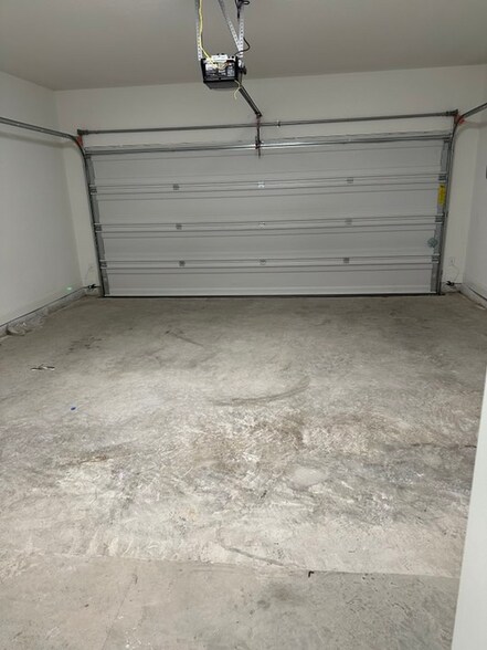 Building Photo - 13369 Hedgebrook Pl