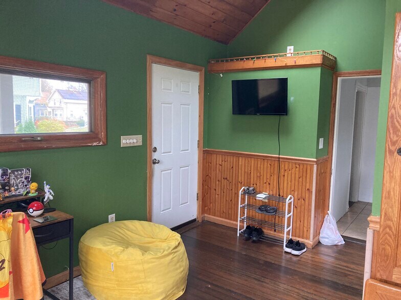 Building Photo - 155 Hill St