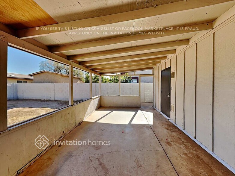 Building Photo - 9018 W Sells Dr