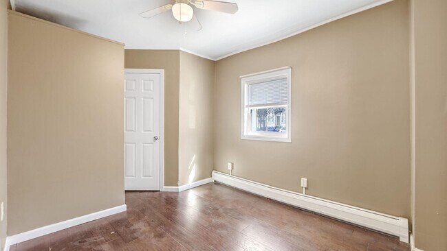 Building Photo - 49 Coles St