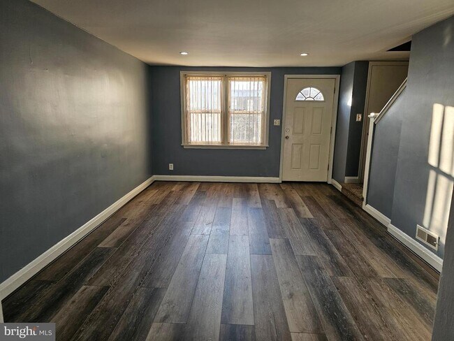 Building Photo - 3238 Westmont Ave