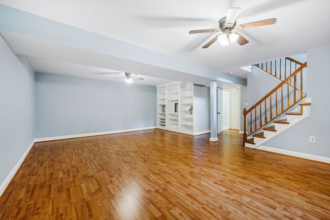 Building Photo - 11821 Sinclair Ln