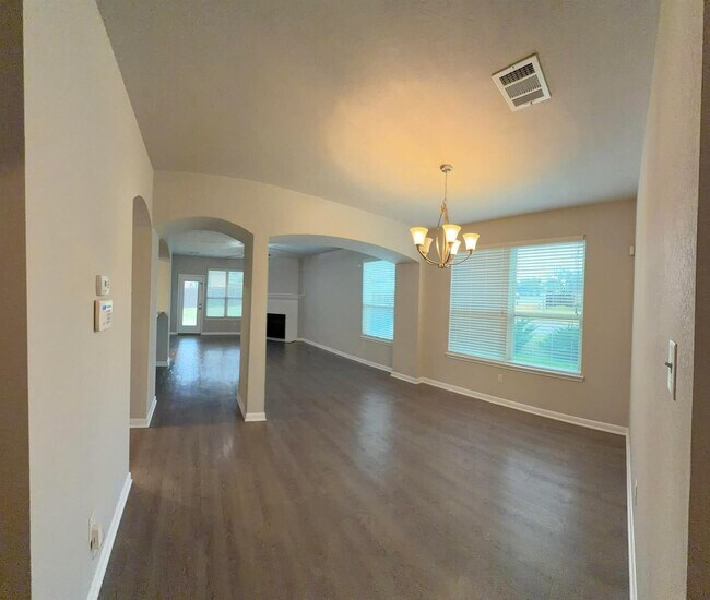 Building Photo - 1841 Basin Trl