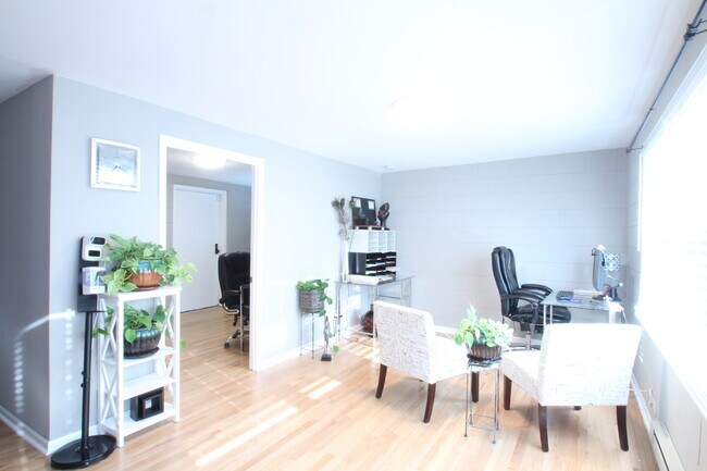 Building Photo - 9725 S Western Ave