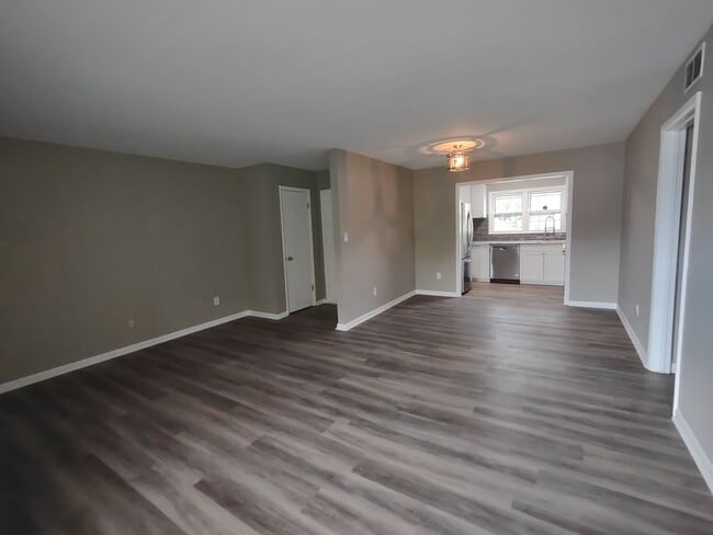 Building Photo - Newly Renovated Condo located in "Coventry...
