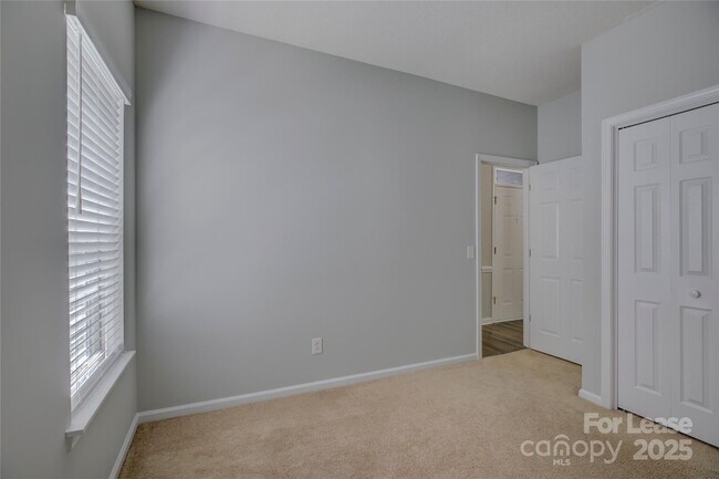Building Photo - 7017 Scuppernong Ct