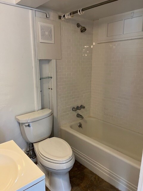 Bath - 809 Burdette St