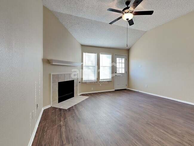 Building Photo - 2012 Cone Flower Dr