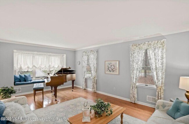 Building Photo - 5 Shepherds Way