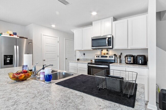 Building Photo - 5748 Belmont Stakes Rd