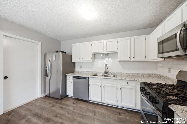 Building Photo - 8032 Laurel Bend