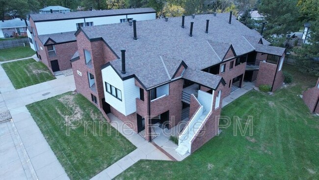 Building Photo - 1721 Ridgehaven Ct