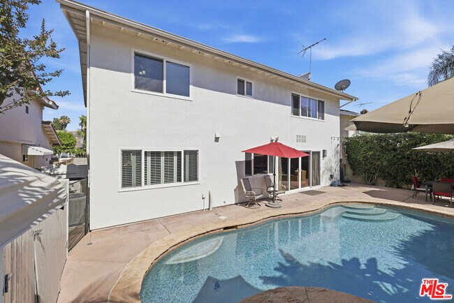 Building Photo - 5507 Bluebell Ave