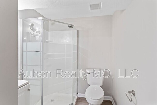 Building Photo - 1206-1208 N Cottage St