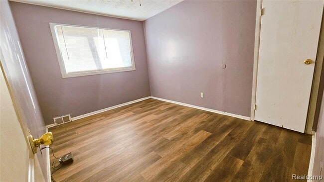 Building Photo - 1495 Jeffrey Ln